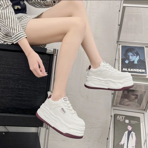 厚底增高女鞋休闲小白鞋板鞋女