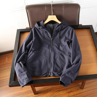 外套女 防泼水面料立体剪裁斜拼拉链连帽短款 自留款 鸟家同款