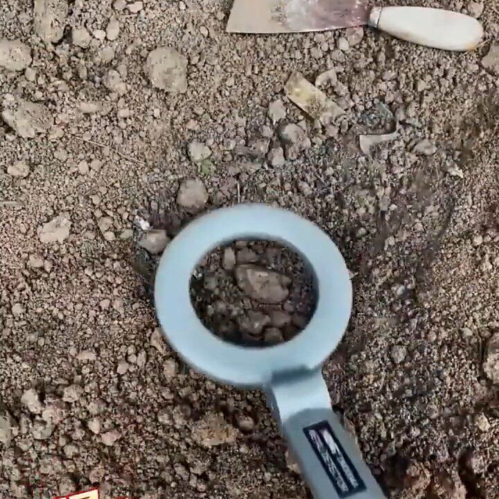 金属探测仪高灵敏小型手持式考场安检户外手机等检测扫描探测仪器