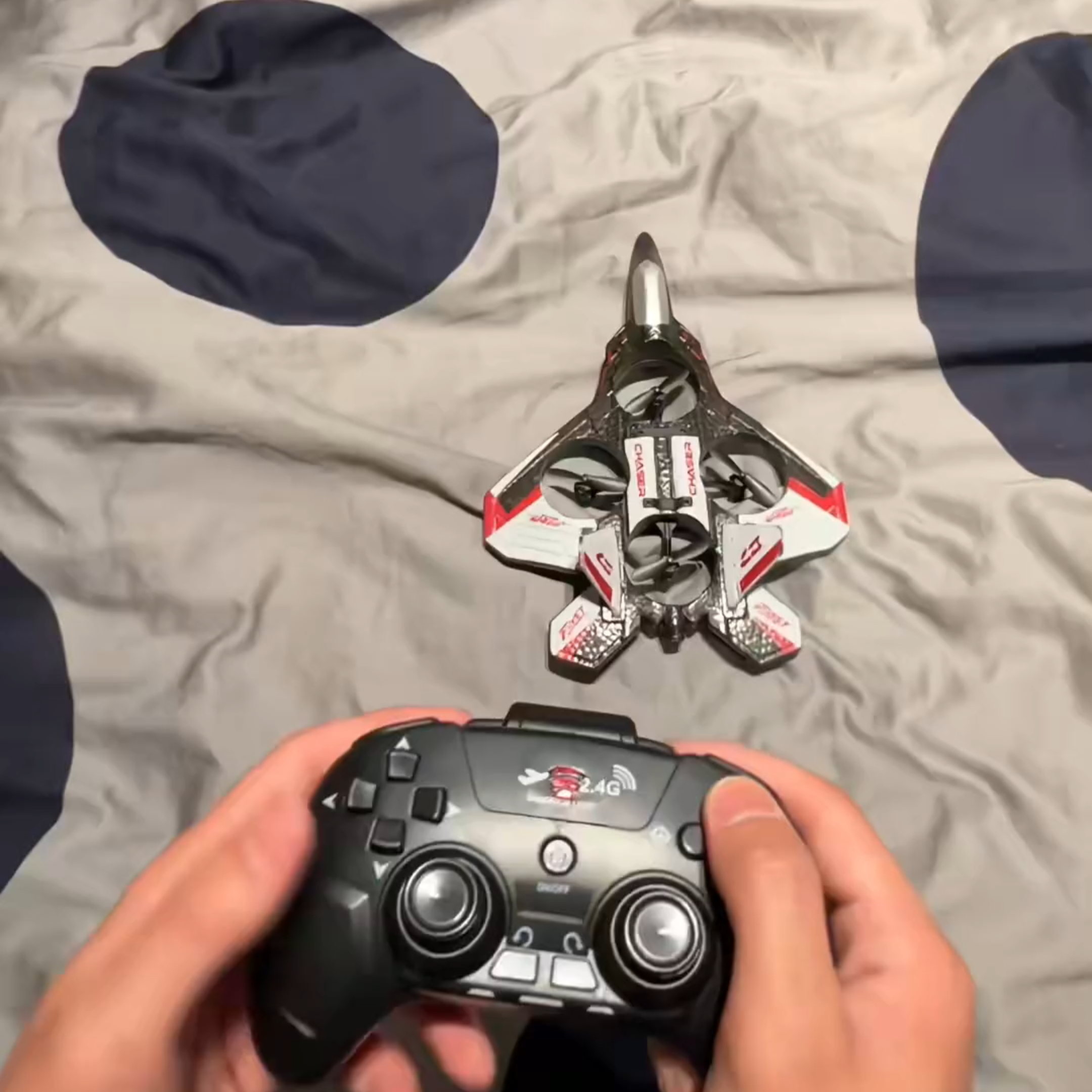 遥控飞机儿童玩具手势感应悬浮直升飞机室内耐摔充电男孩无人机