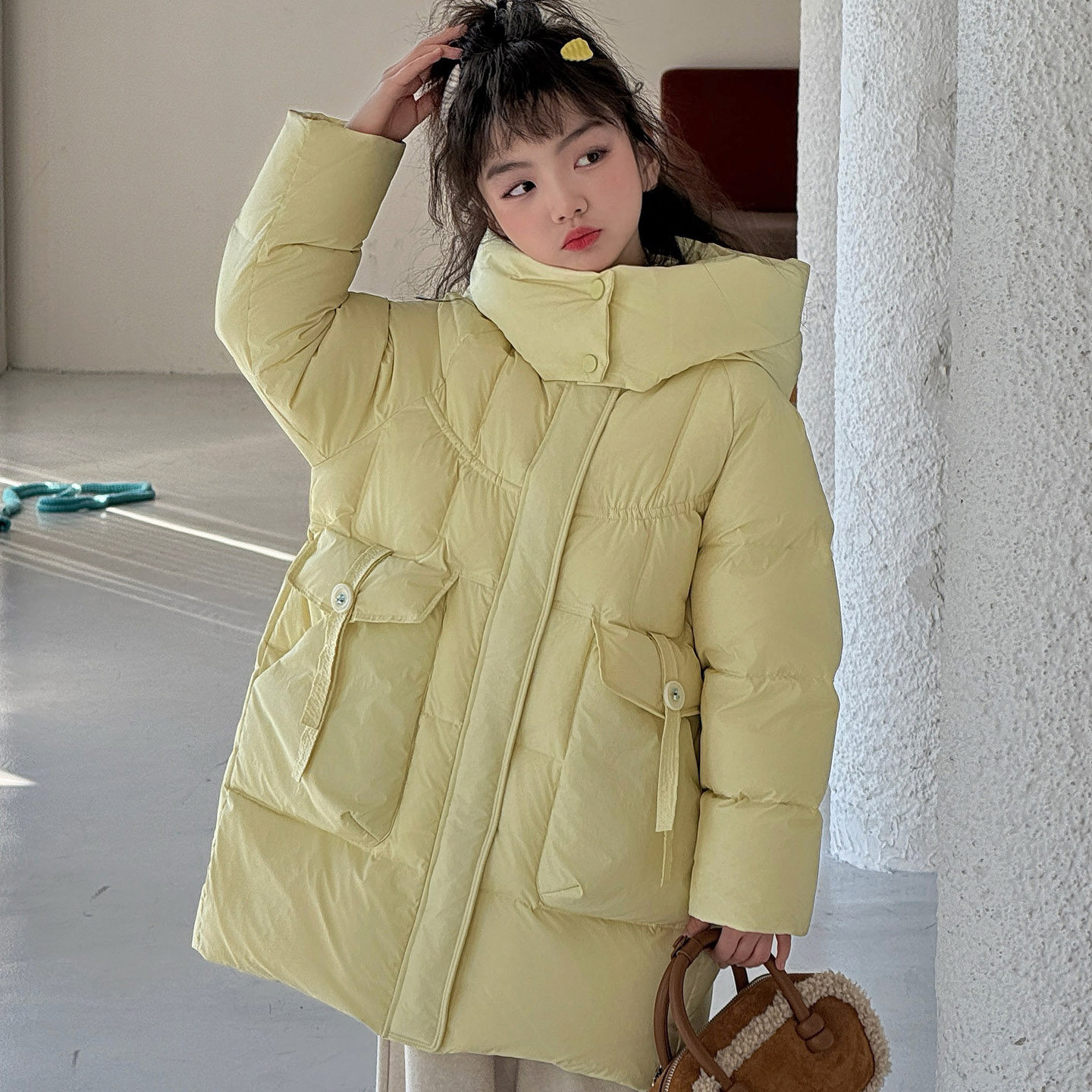 女童中长加厚款羽绒服2025新款女孩连帽收腰白鸭绒时尚韩版外套潮