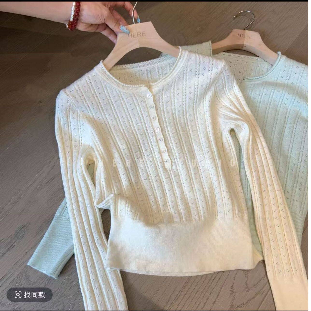 春秋季女装针织上衣长袖提花肌理钩花设计镂空坑条圆领毛衣