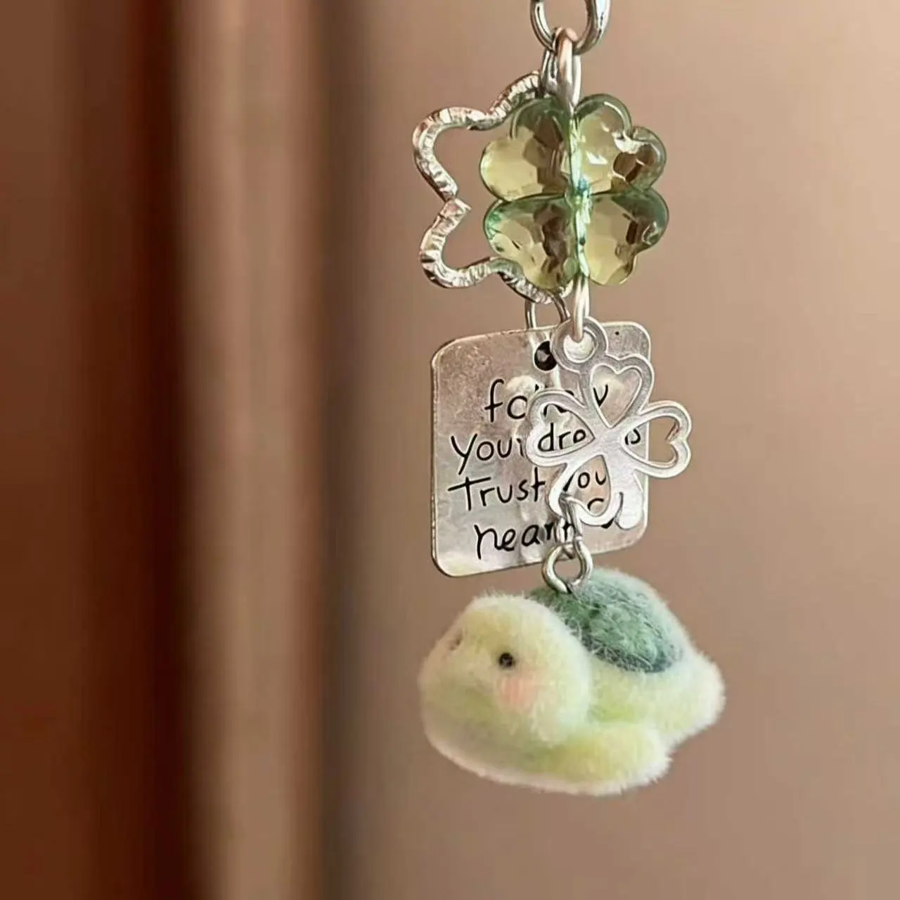 【四叶草绿色乌龟】原创新款植绒幸运四叶草绿色小乌龟可爱手机链