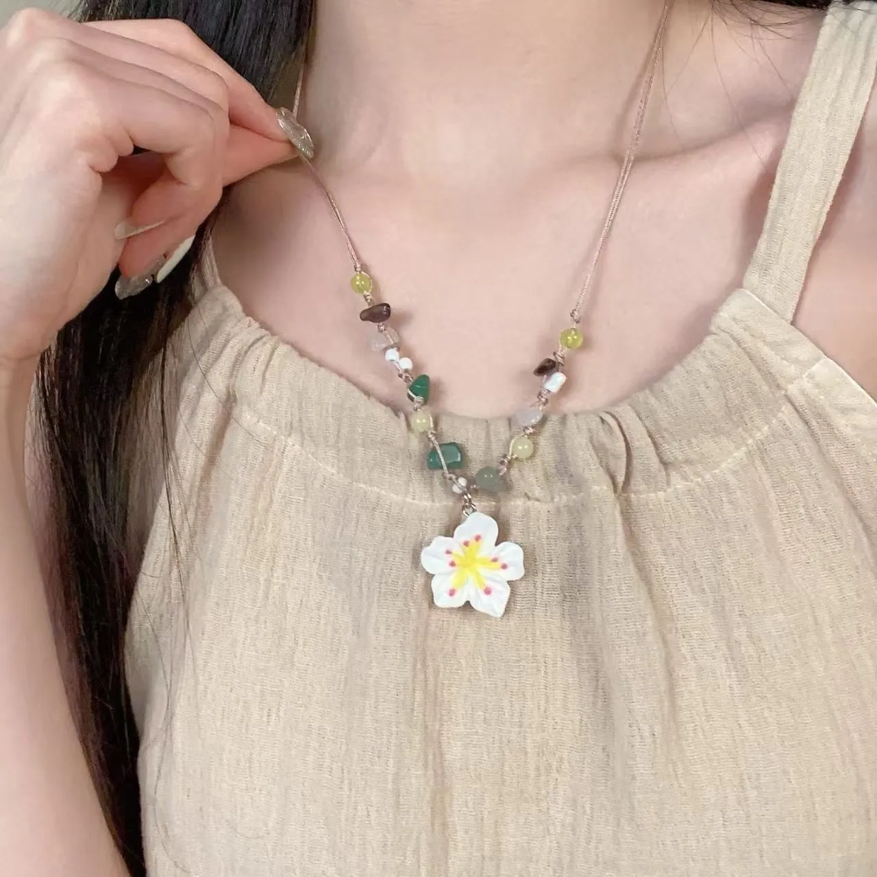 新款四色花朵项链天然石彩珠手工编绳时尚百搭颈链锁骨链女饰品