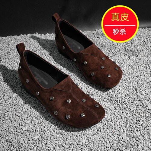 亮面尖头浅口细跟女单鞋