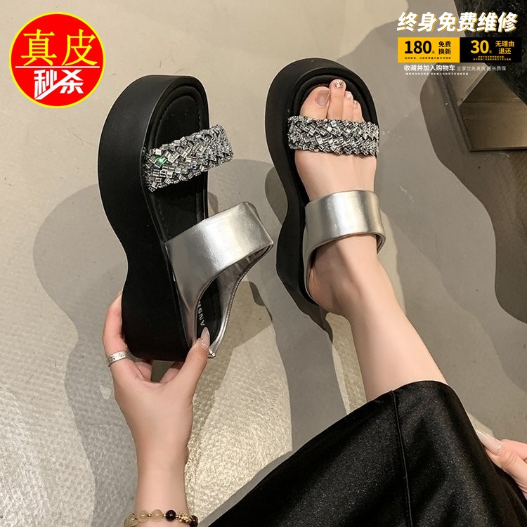 薏尔康厚底坡跟水钻外穿拖鞋女2025夏季新款百搭方头露趾一字凉鞋