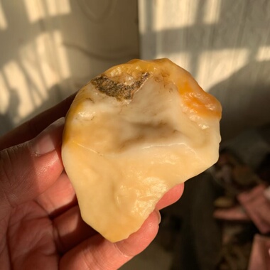 天然地表籽料油坨子沙漠漆原石把玩件重125.4克雕刻出精品奇石料