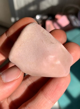 新疆哈密地表籽料天然粉蛋白原石把玩件重45.9克戈壁罗布泊奇石料