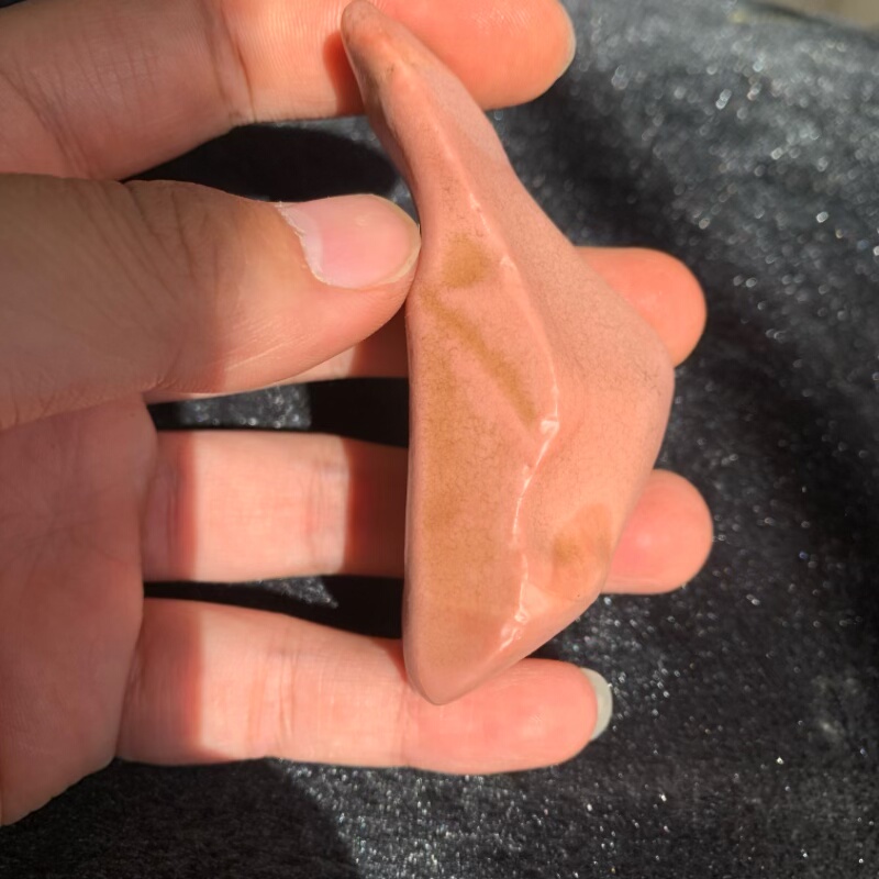 新疆哈密地表籽料天然红蛋白原石把玩件重72.9克戈壁罗布泊奇石料