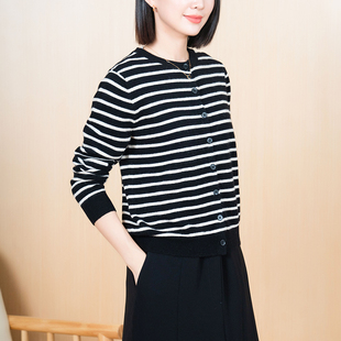 绵羊毛针织显瘦宽松黑白条纹圆领开衫 女装 上衣 新款 YUN韫2024冬季