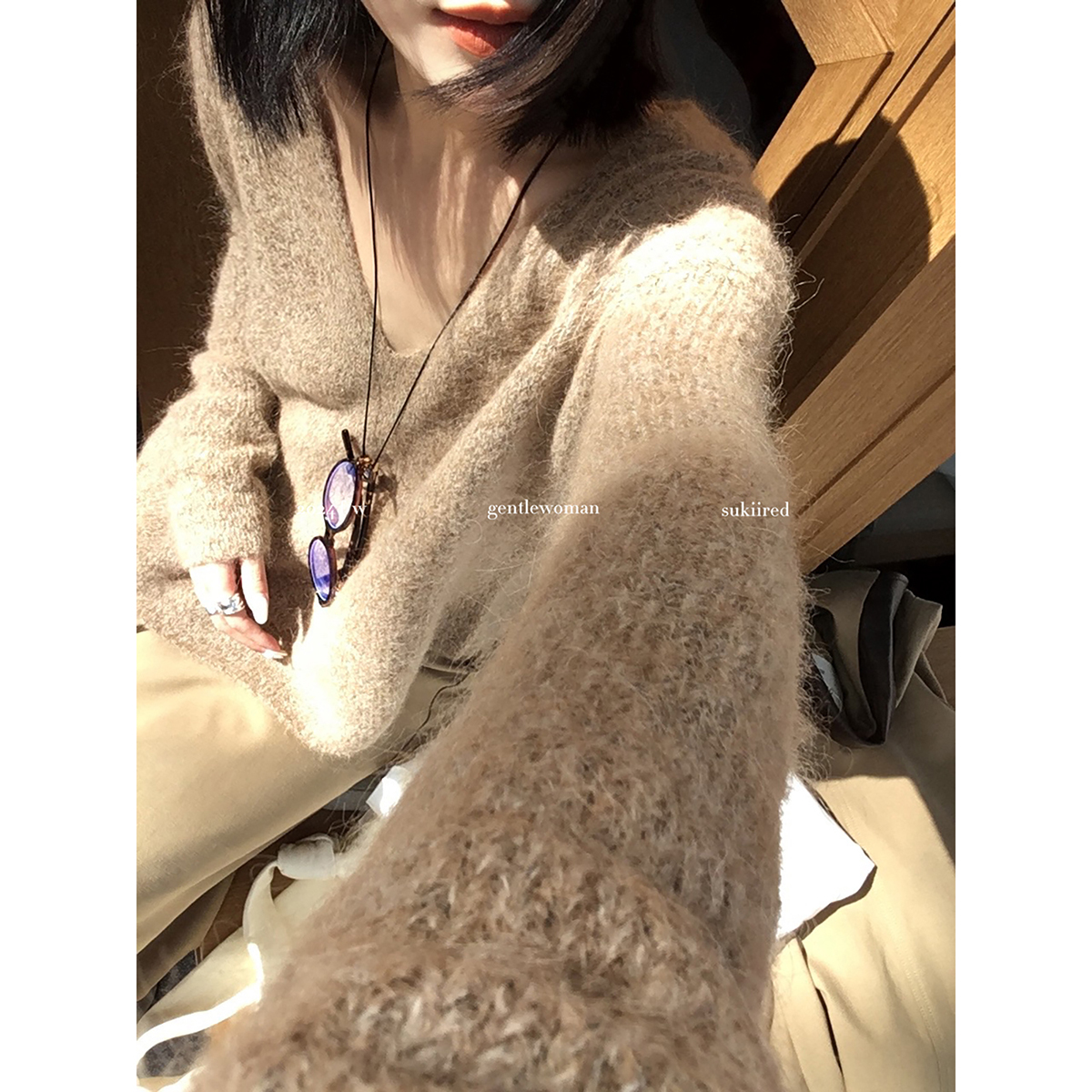 V领厚款羊驼毛杂色毛衣