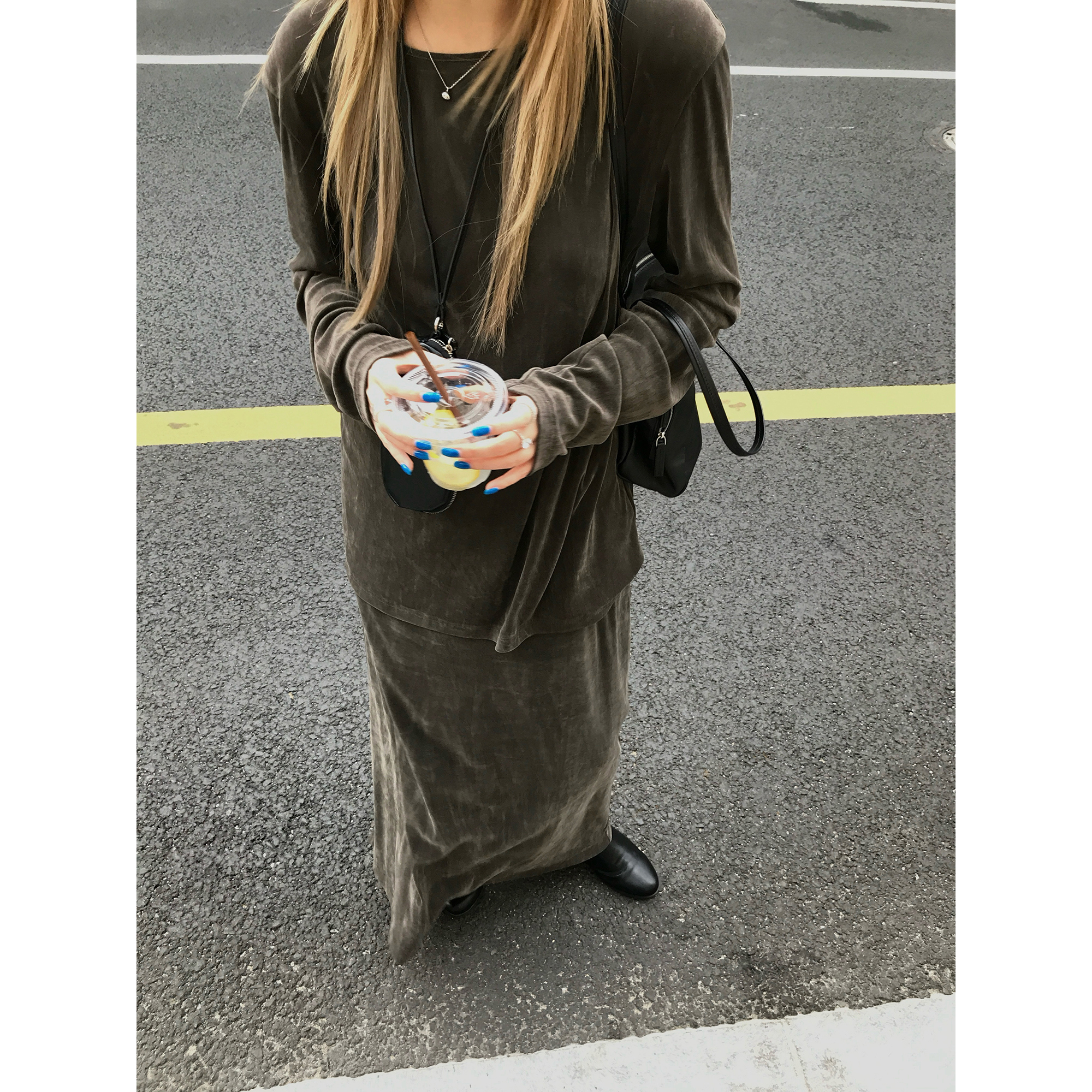 人丝圆领长袖T/松紧腰A字半身裙