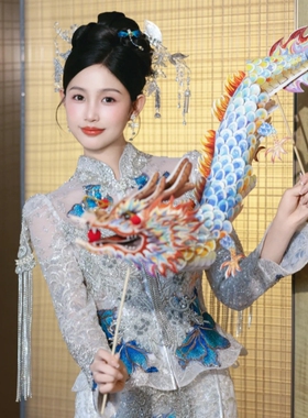 冰蓝色舞龙新娘晨袍拍照道具翻龙纸龙姐妹团伴娘摄影结婚布置装饰