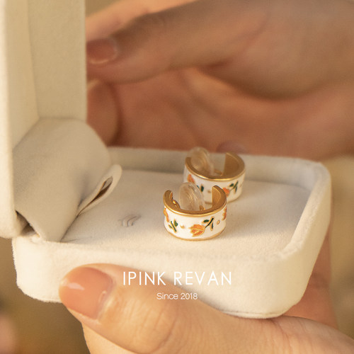 IPINK法式郁金香设计感耳饰