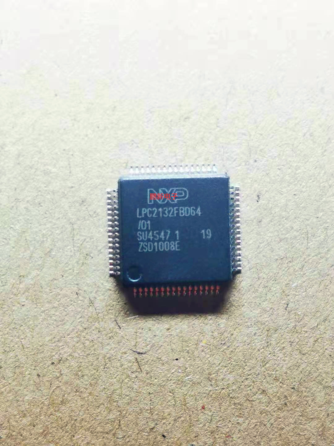 微控制芯片 LPC2132FBD64 LPC2132FBD64/01 集成IC电路芯片