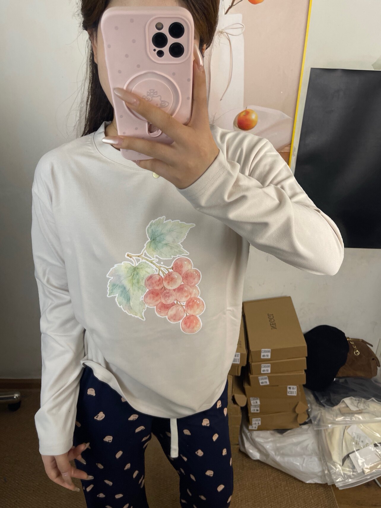 水彩葡萄印花长袖T恤女 圆领宽松基础款打底衫休闲内搭上衣