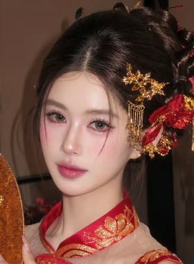 红色秀禾龙凤褂新娘发饰