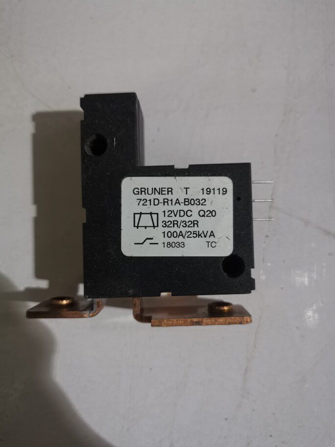 abb施耐德软启动旁路接触器ul-721d-r1a-b032 12vdc 100a拆机包好