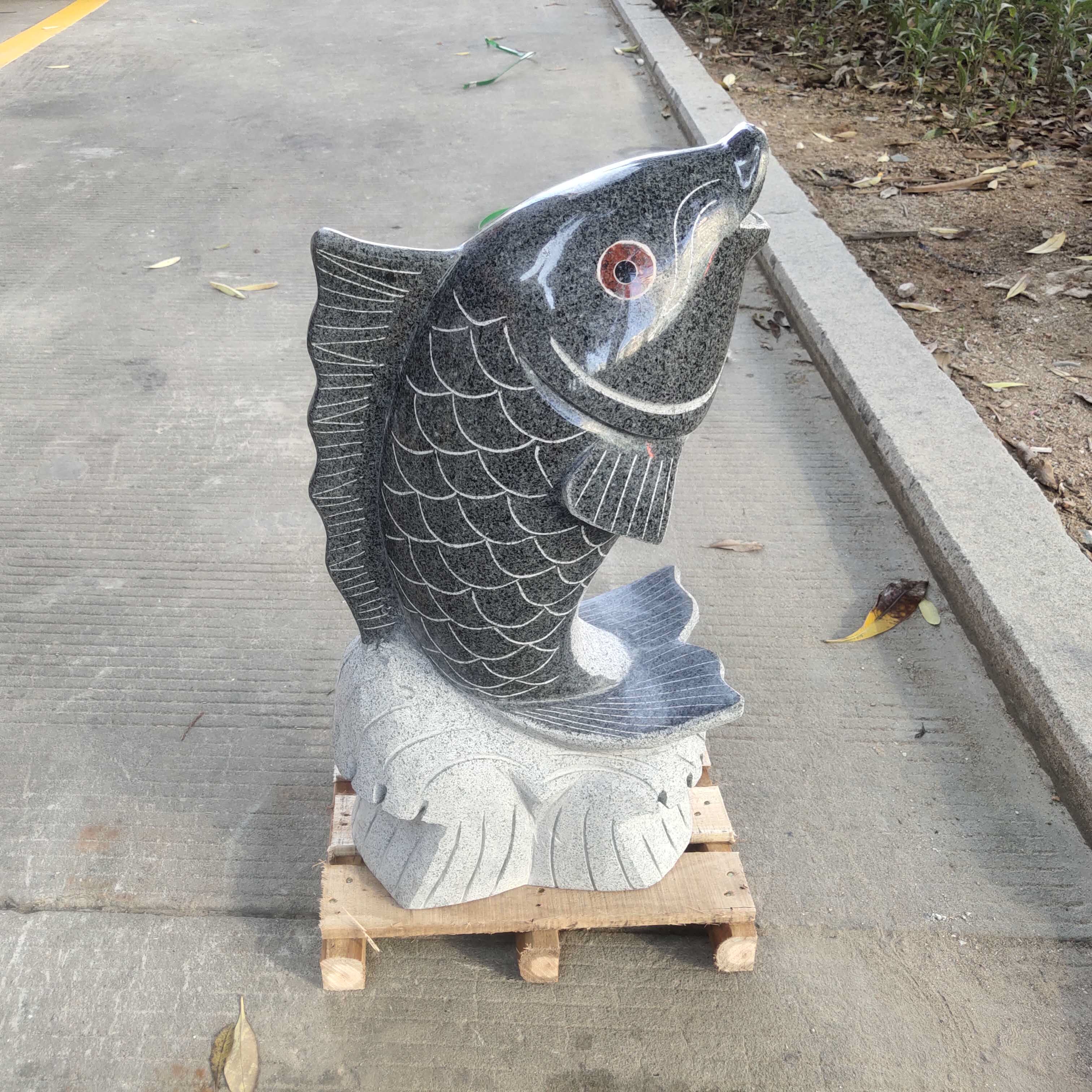 60高喷水鲤鱼建筑吐水鲤鱼招财镇宅园林景观喷泉装置惠安石雕