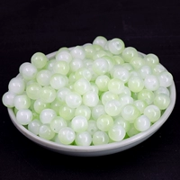 8 мм светло -зеленый нефрит 50 штук