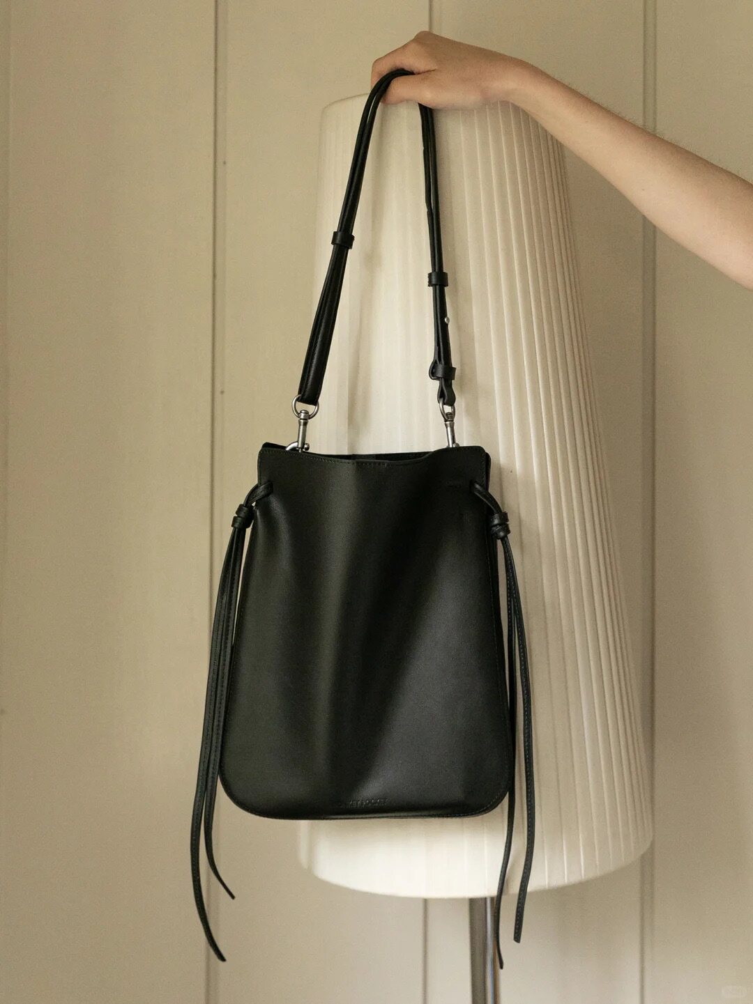 包包女2026新款真皮头层牛皮流苏邮差包简约单肩斜挎高级感托特包