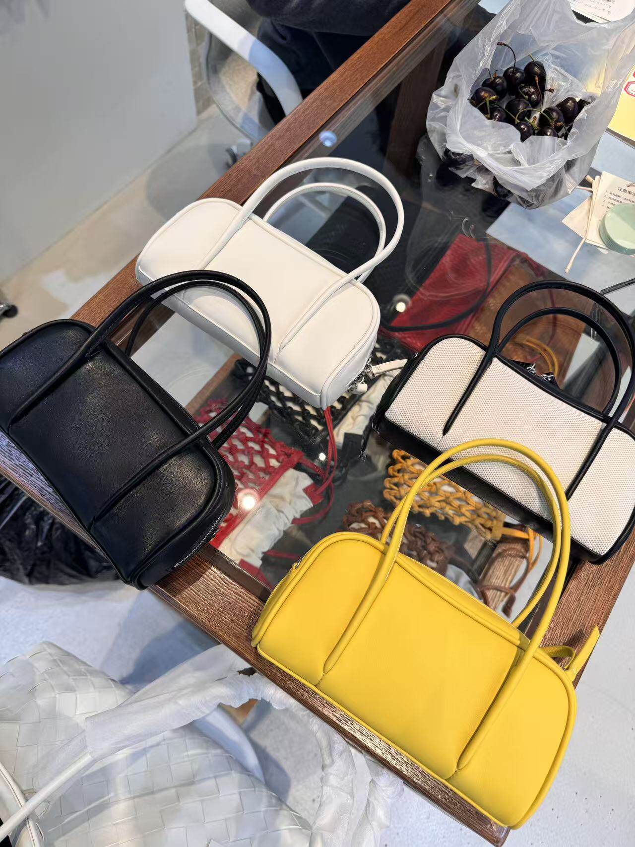 包包女2026新款春夏真皮头层牛皮迷你斜挎手提小保龄球包波士顿包