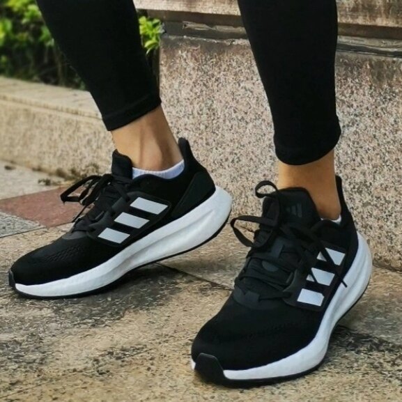 Adidas  Pureboost 22男女同款黑白舒适透气轻便低帮跑步鞋GZ5174