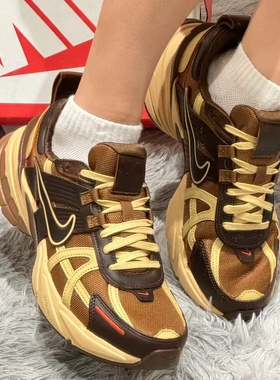 Nike V2K Run 棕色柔软舒适透气复古减震低帮跑步鞋HQ3445-222