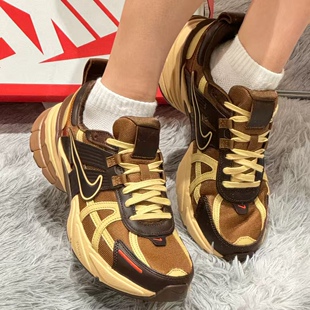 HQ3445 Nike 棕色柔软舒适透气复古减震低帮跑步鞋 Run 222 V2K