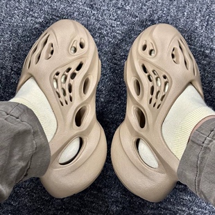 adidas originals Yeezy Foam Runner Clay 男女浅棕凉鞋 GV6842