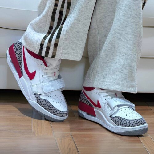 Jordan Legacy 312 女款白红舒适耐磨低帮复古篮球鞋 FQ7827-106