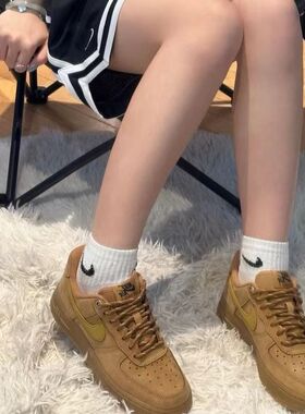Nike Air Force 1 Low 经典复古小麦色板鞋CJ9179-200