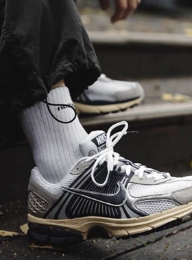 耐克/Nike Air Zoom Vomero5灰白蓝低帮休闲耐磨跑步鞋HF4259-100