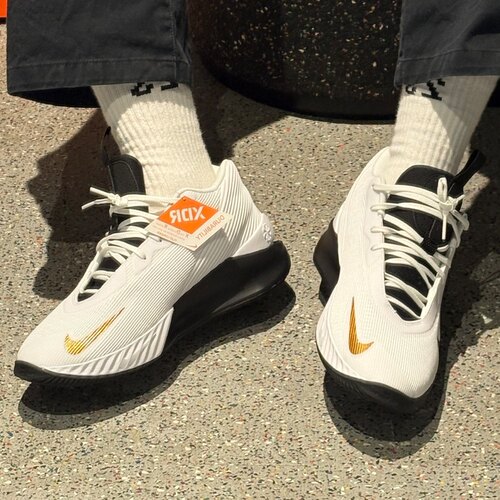 Nike G.T. Jump Academy EP男白色黑金属金中帮篮球鞋 IH0635-170