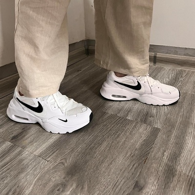 耐克男子AirMax轻盈耐磨跑鞋