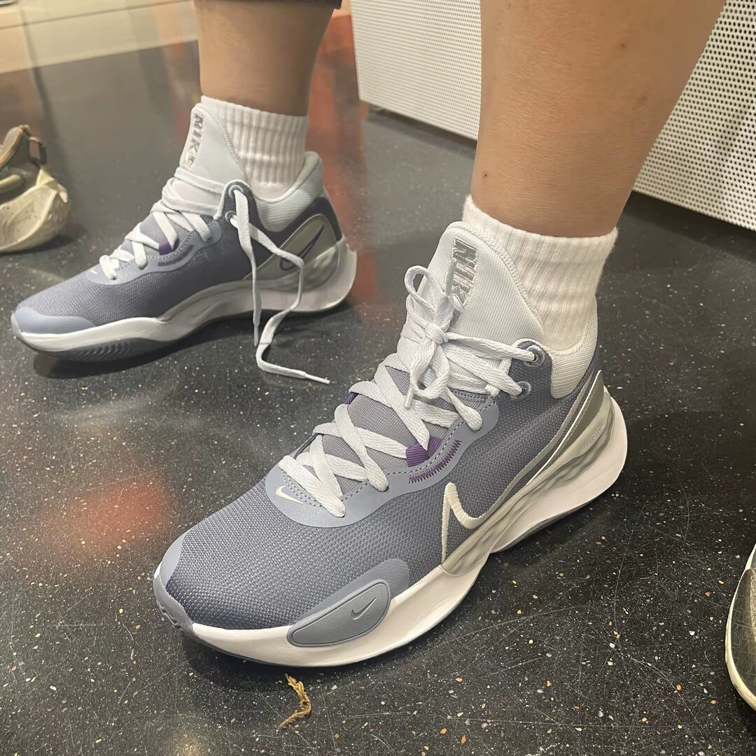 耐克女子舒适百搭篮球鞋