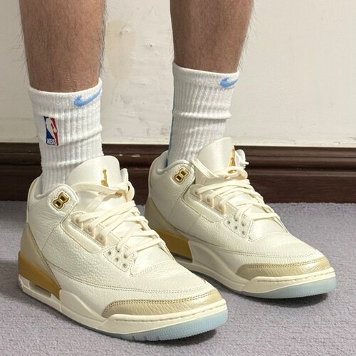 Jordan Air Jordan 3 Retro女款米白色中帮复古篮球鞋 IB2255-100
