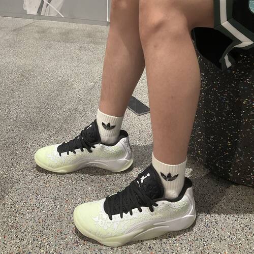 Nike男款防滑支撑低帮篮球鞋