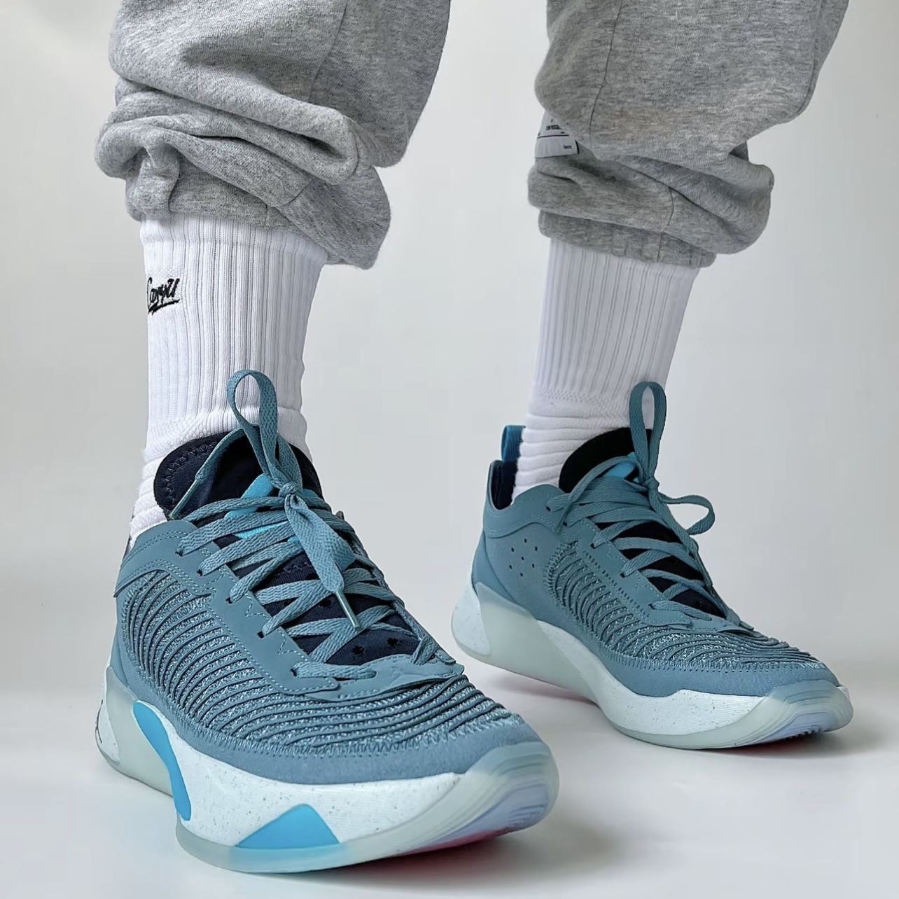 NIKE Jordan LUKA1 时尚新款男子防滑耐磨低帮篮球鞋 DR9829-400