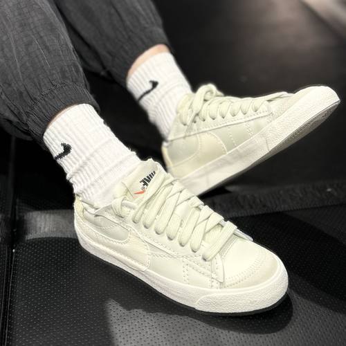 Nike舒适防滑耐磨低帮板鞋