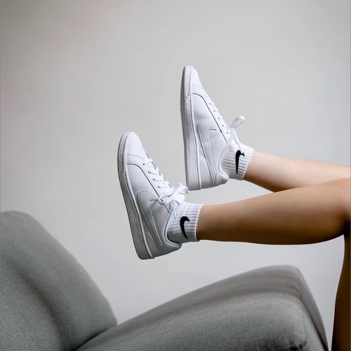 Nike轻便防滑耐磨复古运动板鞋