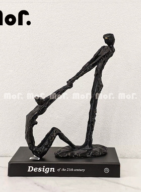 现代简约铁艺人物居家玄关装饰品