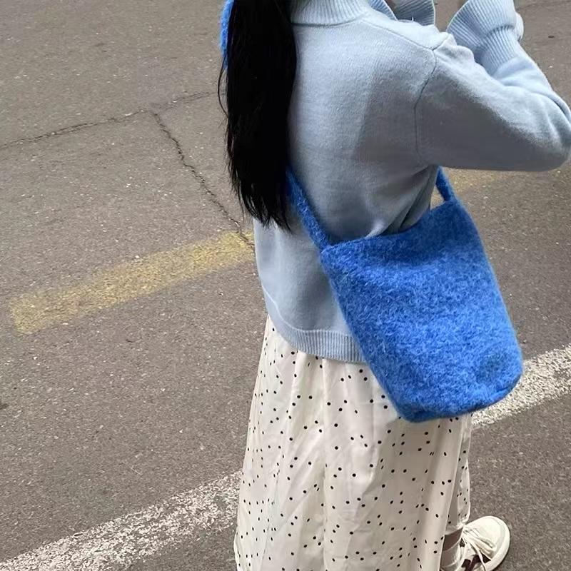 小众休闲百搭大容量多巴胺单肩包