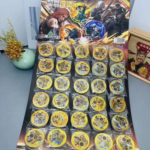 三角洲行动风火小子新款塑料加厚圆形卡牌男孩游戏儿童喜爱巨厚卡