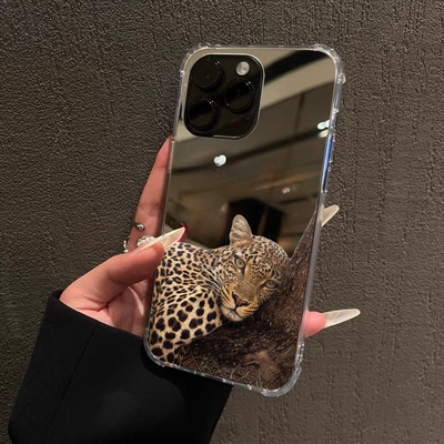 iPhone17promax奢华豹子手机壳