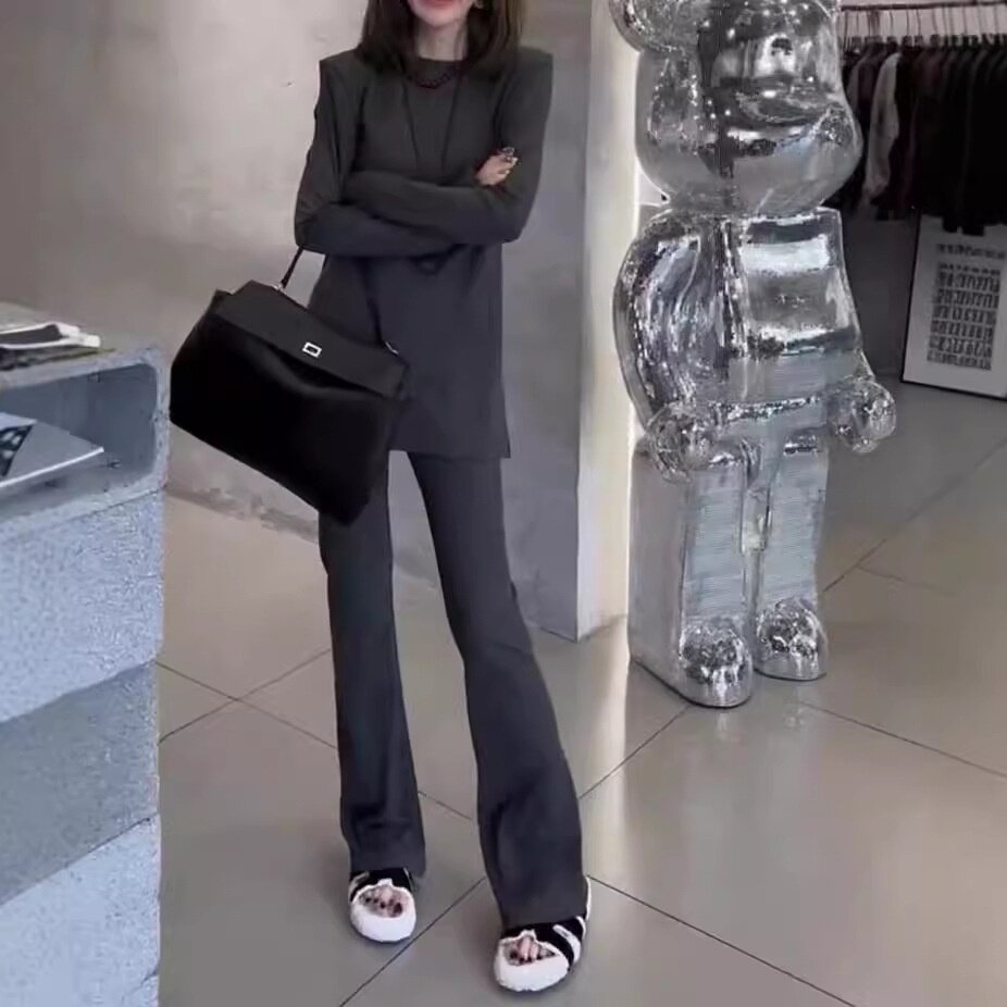24780大爱美依缘2025秋季新款韩版松弛感简约长袖T恤时尚微喇裤女