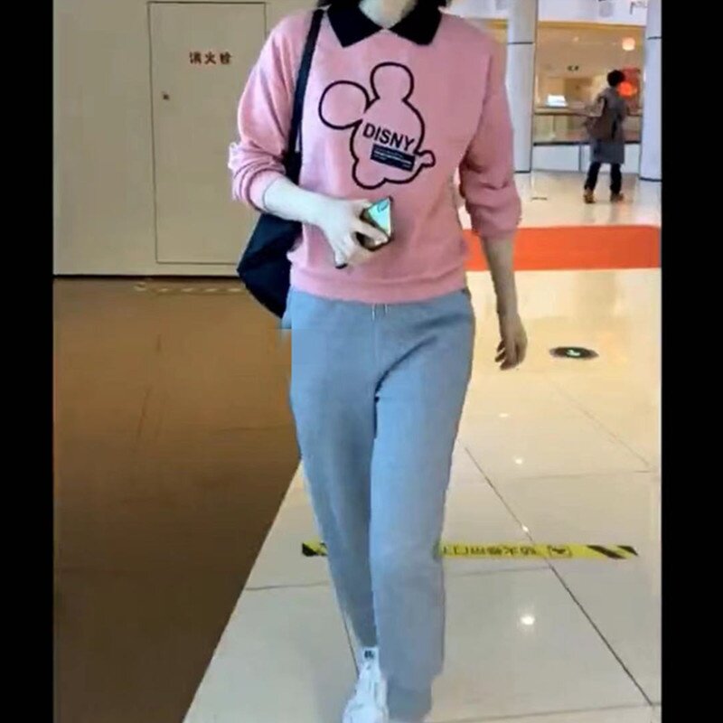 9897大爱美依缘2026秋季新款卡通图案翻领卫衣女长袖短款上衣显瘦