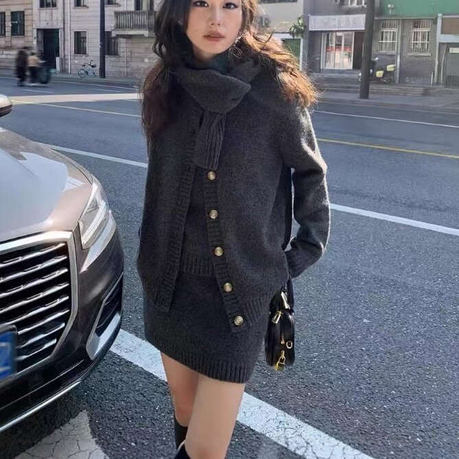 PH3306大爱美依缘2025韩版毛衣开衫外套短袖上衣半身裙围巾四件套