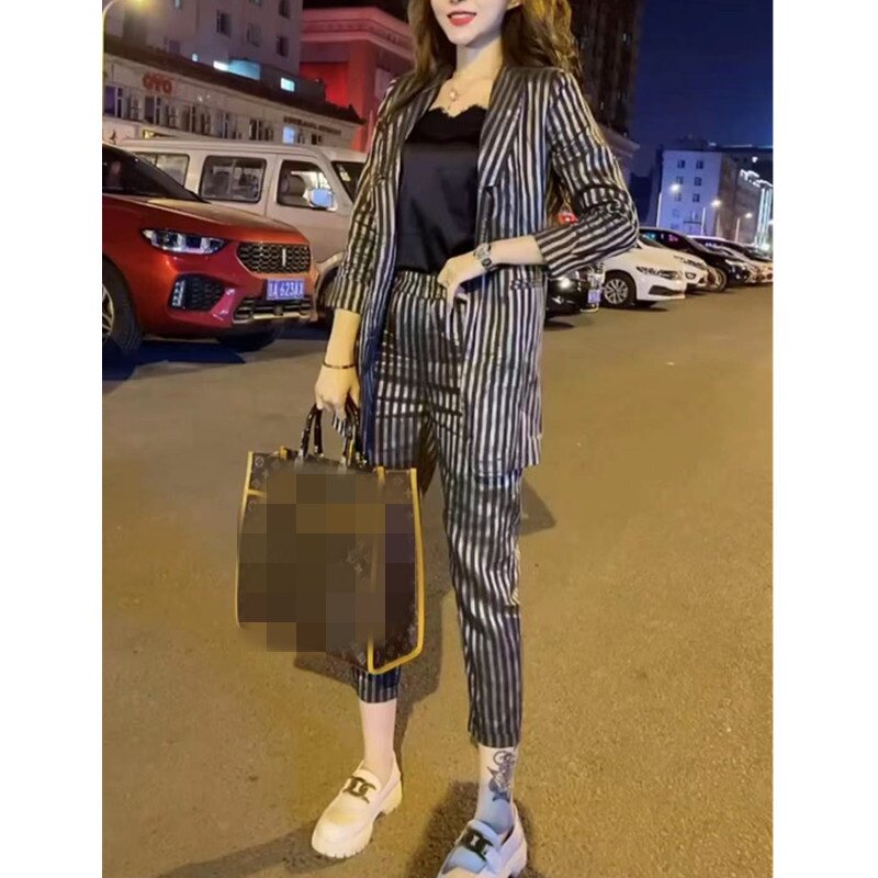 9735大爱美依缘2026春季新款竖条纹两件套翻领西服外套修身裤时尚