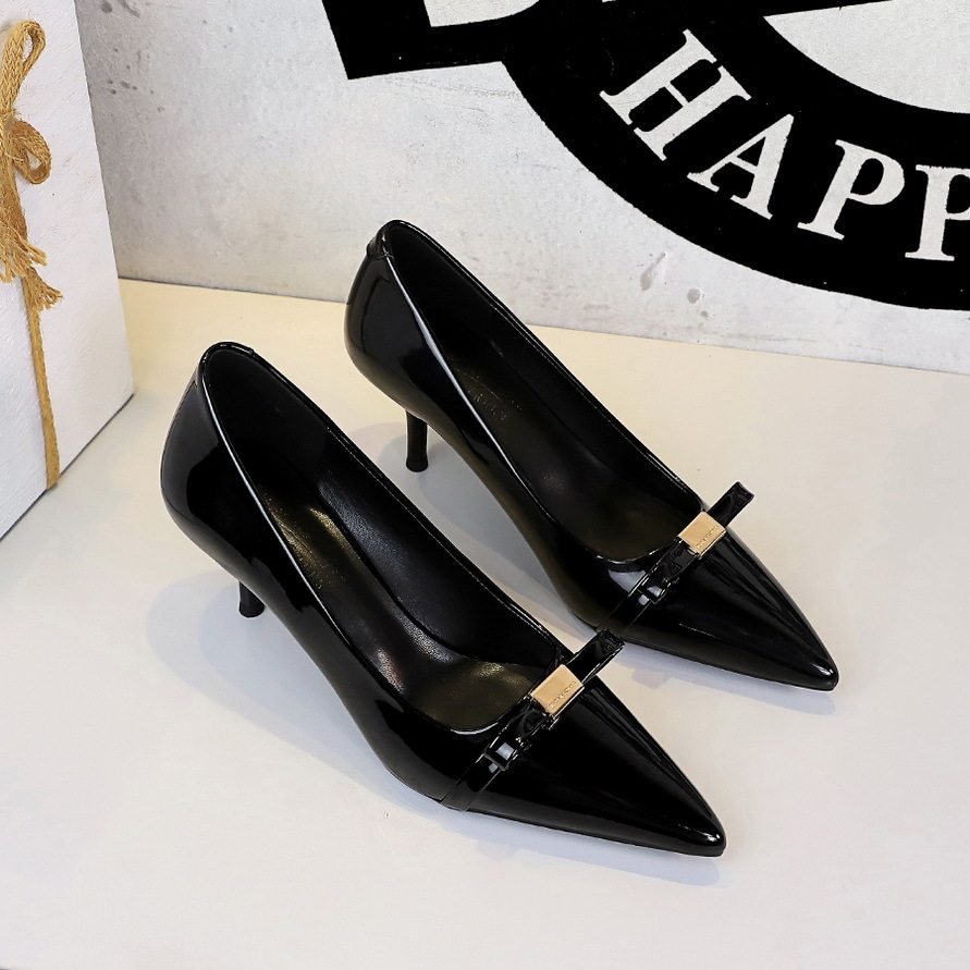 性感成熟尖头细跟浅口亮面高跟鞋6厘米细跟软底有气质皮面高跟鞋
